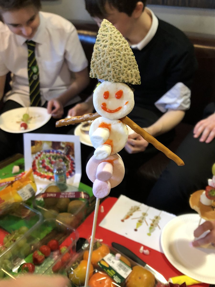 DunHSBiology's tweet photo. Fun morning learning about childcare foundation apprenticeships #fifecollege #developingyoungworkforce #snackmaking https://t.co/VyHGqpGxnl