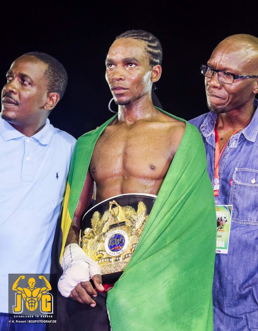 Yahya_Poli's tweet photo. Am happy that I was there #whenithappened #History #champ #IbrahimvsKoos #GBC #boxing #JrLightweight #Lightweight  @Wizara_HabariTZ @VodacomTanzania @azamtvtz @powerfboxing #JoesGym #TPBC https://t.co/Zyr8mLLmSp