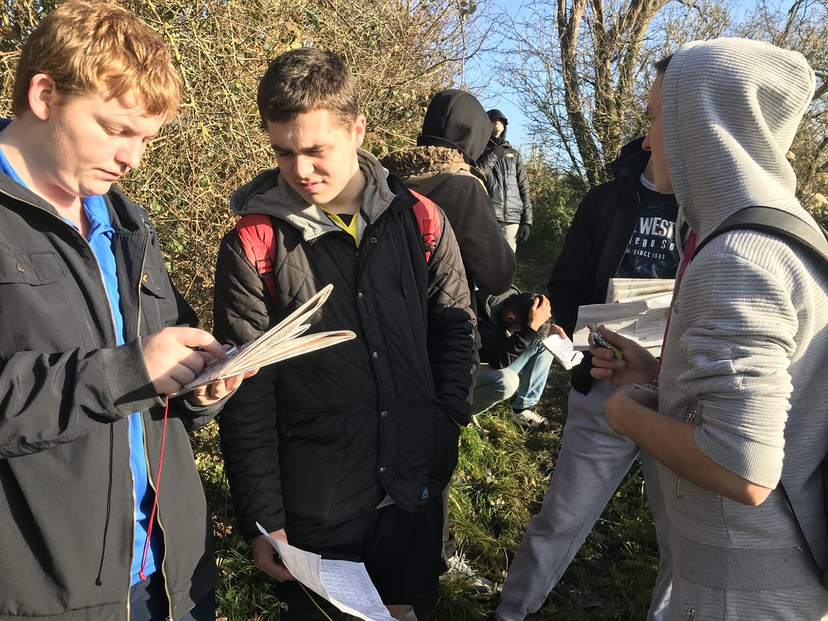RobStevenson6's tweet photo. @BSDCofficial @bsdcSport L1 Course having a goood go a navigation skill, #goodweatherday somewhere near Burton โwe think!!!โ https://t.co/UqH2weEu3V