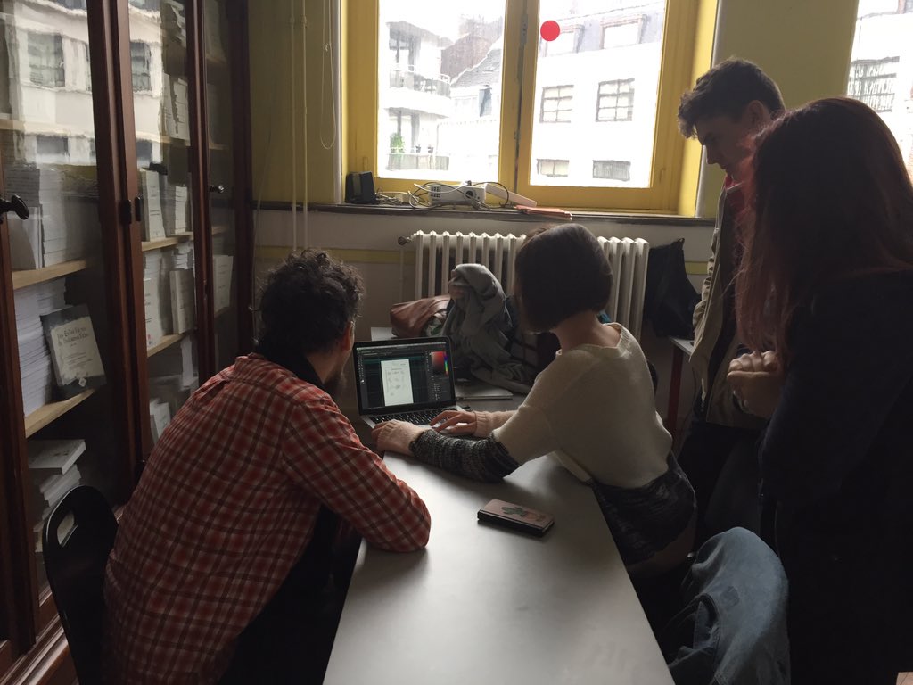 ESJLille's tweet photo. Intense brainstorming pour la #MedialabESJ à l'@ESJLille Les projets de création de médias prennent forme, fin du suspense demain ! cc @MediaMakerParis @HumanisActu @EDHEC_BSchool @eartsup @Epitech https://t.co/pWR4avsUP5