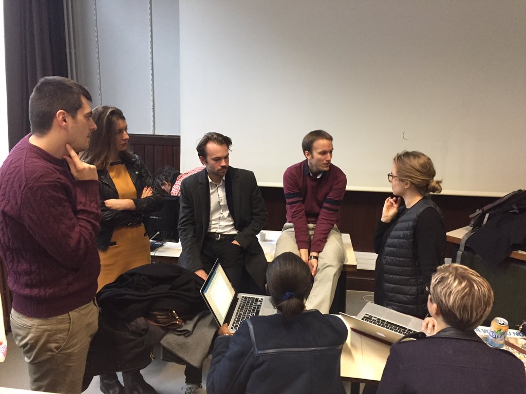 ESJLille's tweet photo. Intense brainstorming pour la #MedialabESJ à l'@ESJLille Les projets de création de médias prennent forme, fin du suspense demain ! cc @MediaMakerParis @HumanisActu @EDHEC_BSchool @eartsup @Epitech https://t.co/pWR4avsUP5