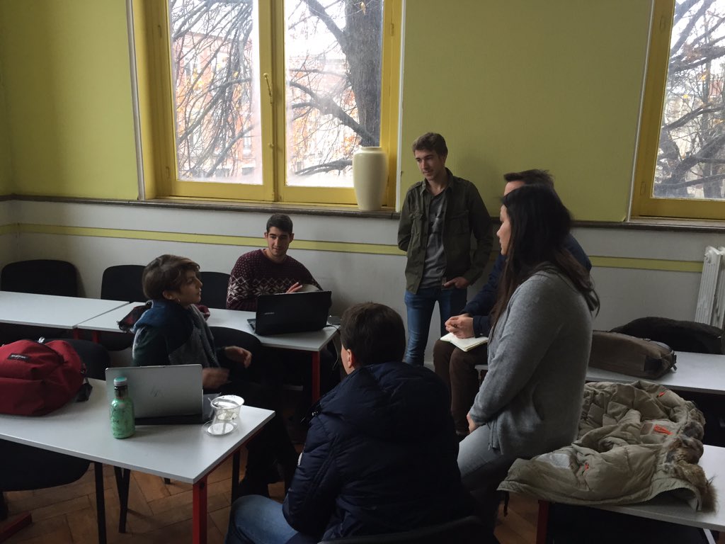 ESJLille's tweet photo. Intense brainstorming pour la #MedialabESJ à l'@ESJLille Les projets de création de médias prennent forme, fin du suspense demain ! cc @MediaMakerParis @HumanisActu @EDHEC_BSchool @eartsup @Epitech https://t.co/pWR4avsUP5
