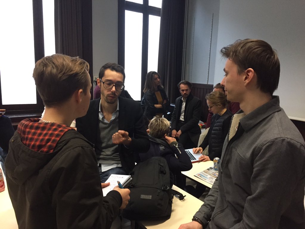 ESJLille's tweet photo. Intense brainstorming pour la #MedialabESJ à l'@ESJLille Les projets de création de médias prennent forme, fin du suspense demain ! cc @MediaMakerParis @HumanisActu @EDHEC_BSchool @eartsup @Epitech https://t.co/pWR4avsUP5