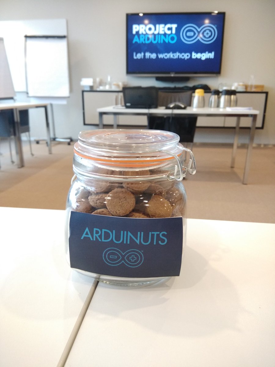 kagadmodya's tweet image. Warming up our hands on arduino #ProjectArduino #thales #netherlands