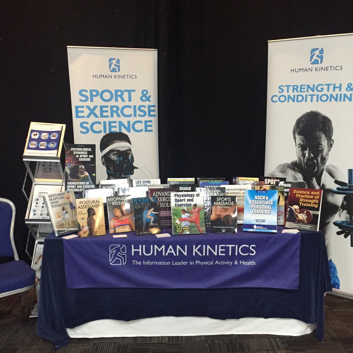 HumanKineticsEU's tweet photo. Last day of #BASESFEPSAC2017 come along to the stand and say hi to Monica π https://t.co/jn3BJXYxB5