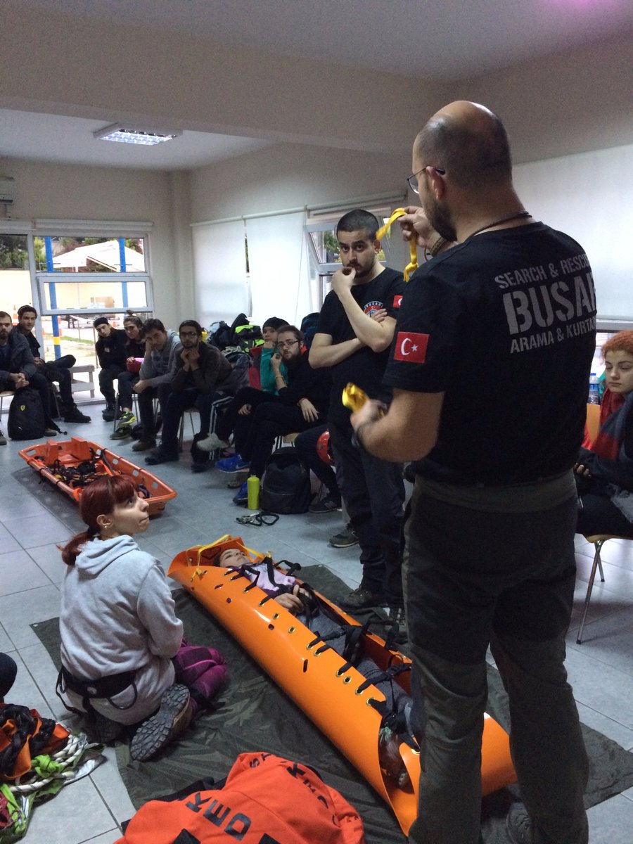 Yeni üyelerimizle birlikte Atsushi Miyazaki Parkı’nda ip teknikleri ve iniş eğitimlerimizi tamamladık.