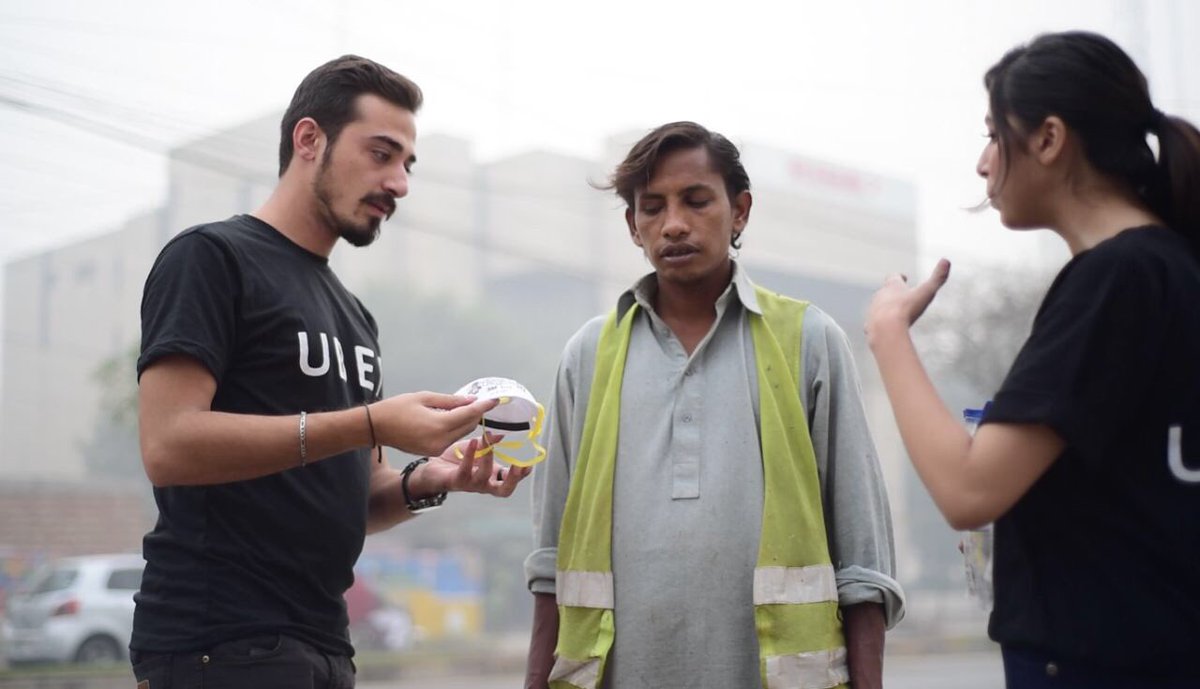 isaahrish's tweet photo. Considering the smog situation engulfing Lahore and neighboring areas recently, @Uber_PKR took an initiative and partnered with #AugmentCare last week to equip Lahoris with necessary tools in combating this health hazard. #UberSmogKits https://t.co/e1EGdpqUB8