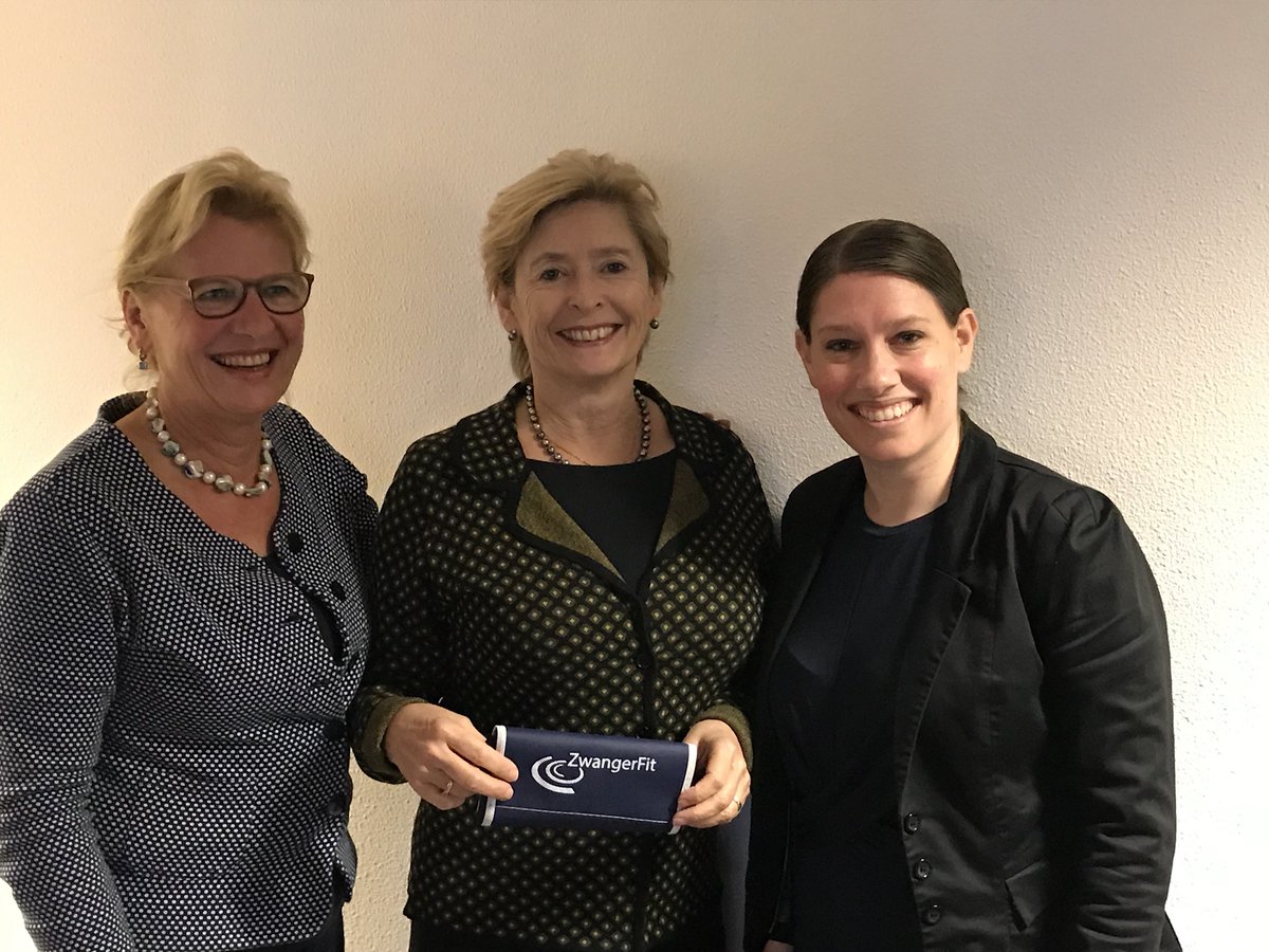 ArjVis's tweet photo. @KNGF_Fysio werkbezoek Guusje ter Horst @YVLOZwangerFit. Preventie centraal in het gesprek https://t.co/RDFQ7lHnRD
