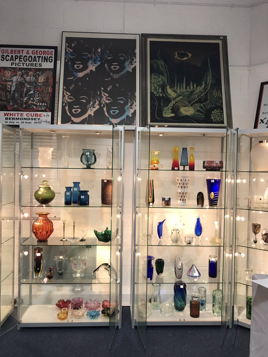 Look up! The saleroom is looking great ahead of our first #DesignAtHome sale in partnership with <a href="/antiquemark/">Mark Hill</a> this Saturday, Dec 2nd. View the catalogue here: the-saleroom.com/en-gb/auction-…