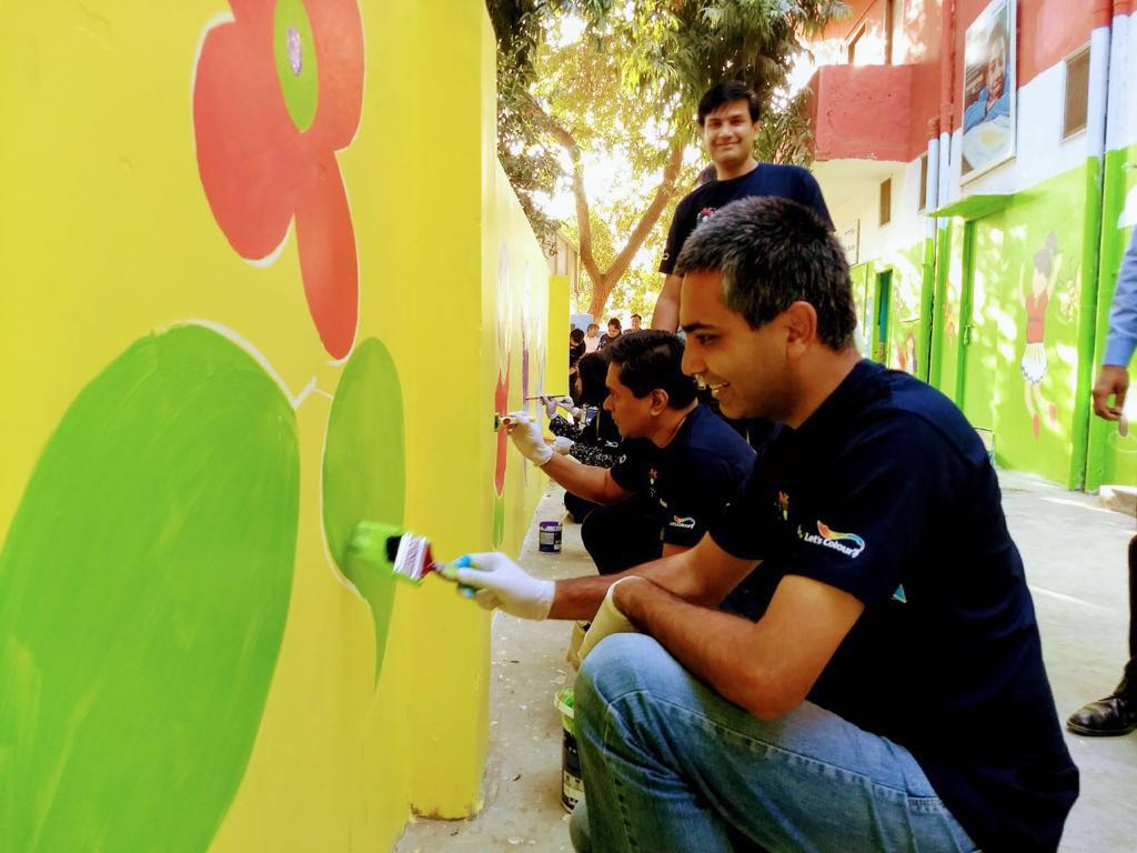 AkzoNobel's tweet photo. ๐ ๐ฏ Delighted to announce that weโve made it to wall #100! #LetsColour #WallsofConnection #HumanCities #milestone https://t.co/Ikr59xGeIn๐ฏ๐ https://t.co/WGGPhtQObY