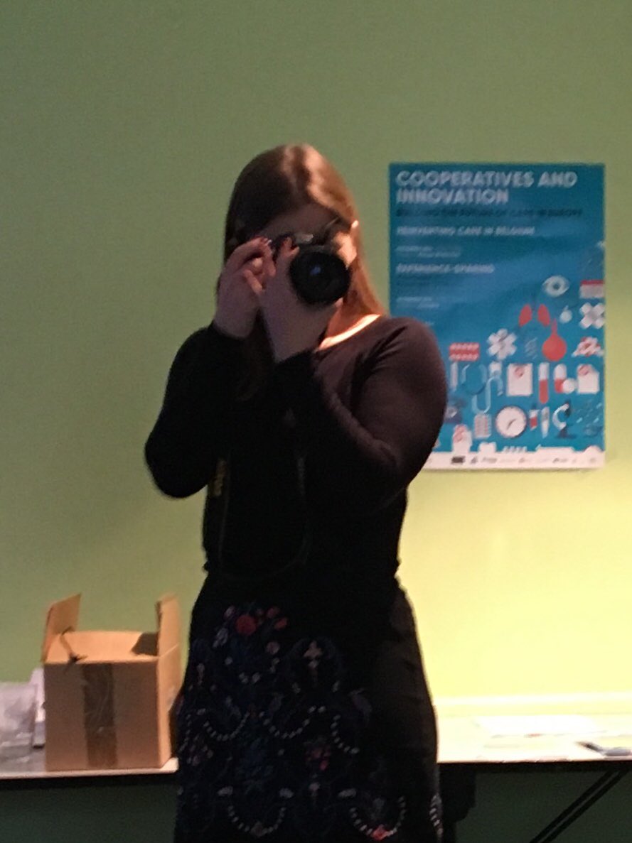 AgnesMathis's tweet photo. Guess who is hiding behind the camera during the @icarecoops event @CoopsEurope? https://t.co/hAL0mpxQPL
