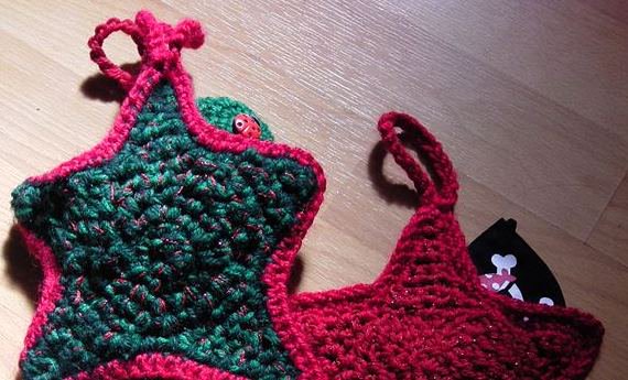 TallulahTangle's tweet photo. Sparkle tree pockets coming along nicely for @SamaritansWF to sell on Sunday at the #samaritanscraftfair #Walthamstow. Small enough to hang on a tree or mantelpiece, big enough for some treats. Β£5 each, 3 for Β£10. https://t.co/bV1hjizGUX