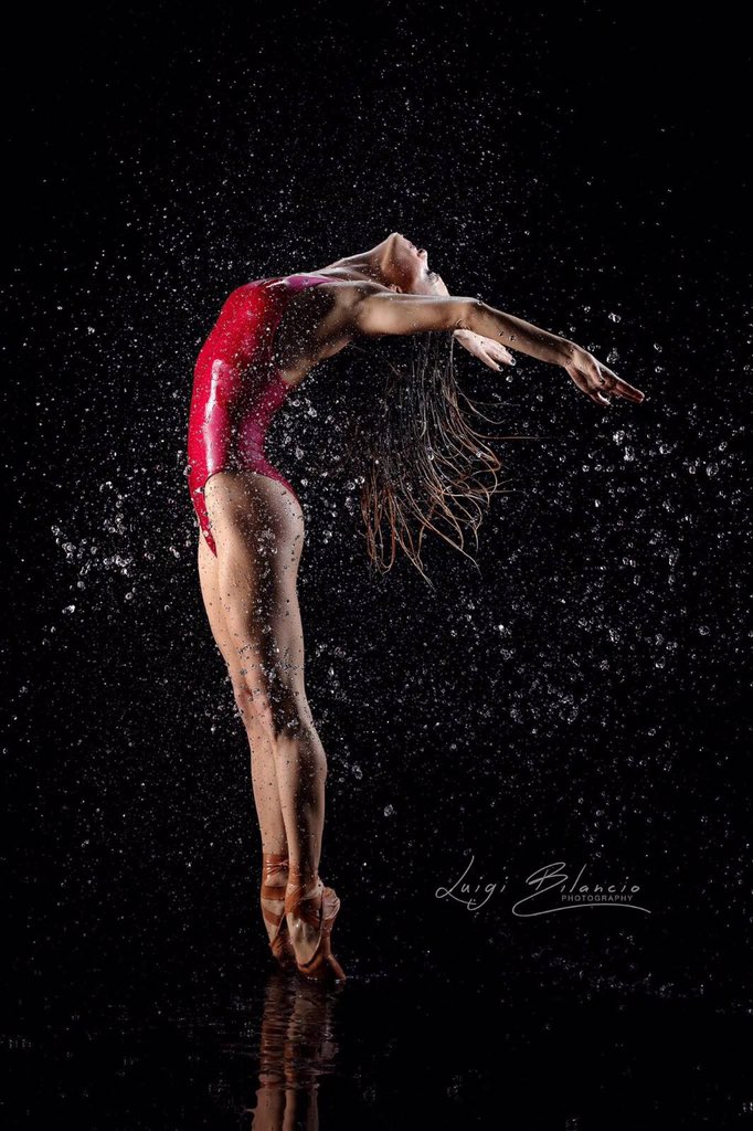 •Splash! 💦 <a href="/luigibilancio/">luigi bilancio</a> PH. 
#Dance #Dancer #DANCElife #DANCErules