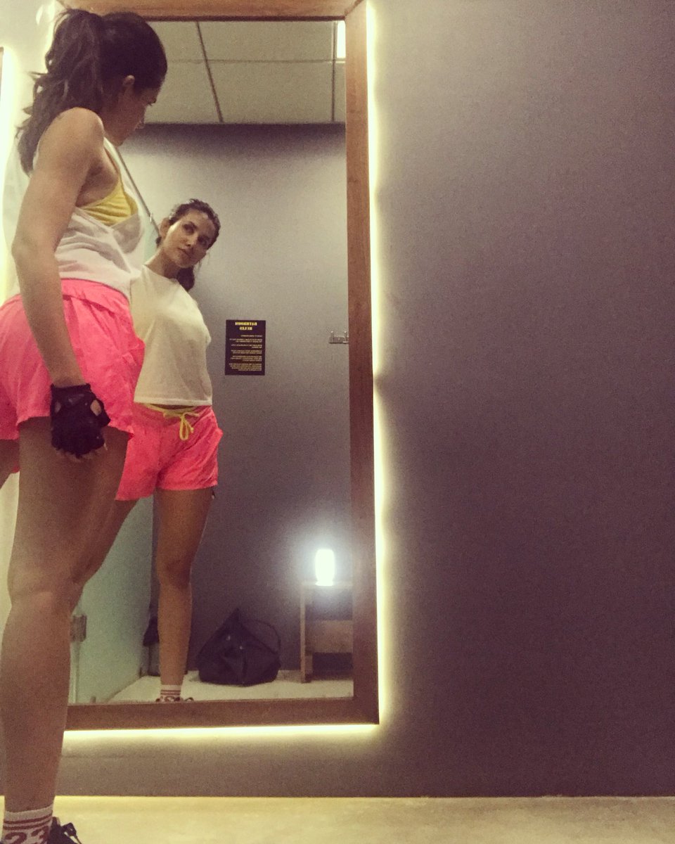 SonnalliSeygall's tweet photo. Mirror mirror on the wall
Not the fittest of them all!
#gettheresoon #fitnessgoals 💪 #sonnalliseygall https://t.co/DFbiEOqfU8