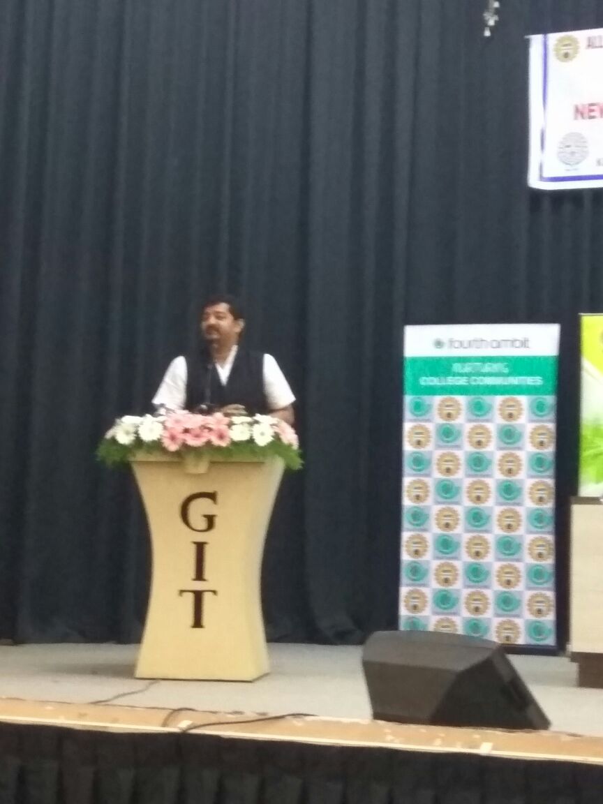 FourthAmbit's tweet photo. Dr. Ramesh Unnikrishnan, Director, #AICTE, addressing the crowd at the AICTE #Belgaum launch event with Team #FourthAmbit https://t.co/hUkAcOIt5H