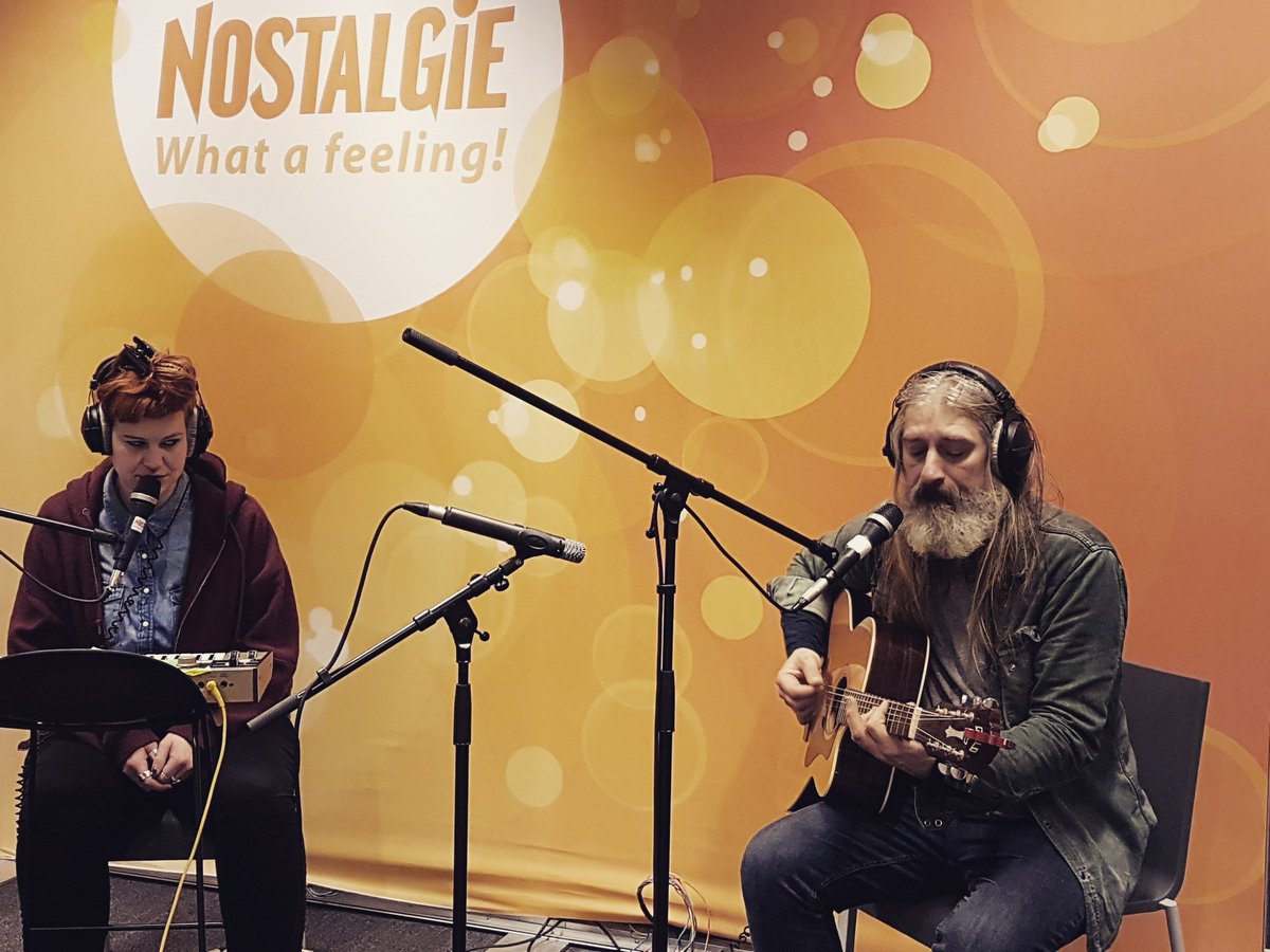 hanssnijdersBE's tweet photo. Vandaag 3 jaar geleden overleed #LucDeVos . Gorky-bassist Erik Van Biesen komt hem zo meteen eren bij @StefanAckermans in #degoeiemorgen @NostalgieEU #lievekleinepiranha #riplucdevos #Gorky #gorki https://t.co/McN7MR7Nr6