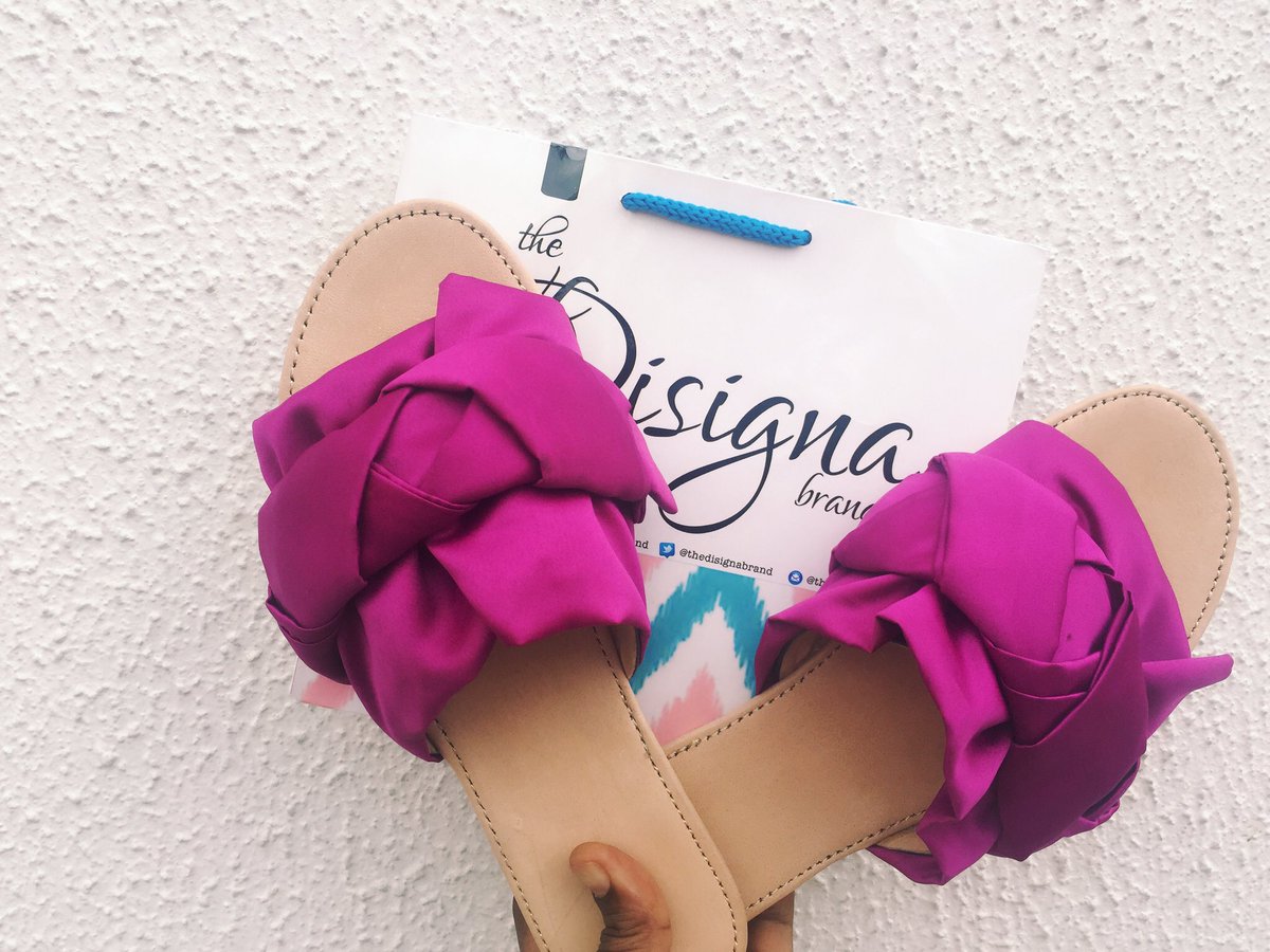thesandrao_'s tweet photo. Hey guys! I make super cute slides at affordable prices. This is a thread of some of my works. Please retweet, my helper and buyer is definitely on your TL 😩🙏🏽 
Price- N5,000 https://t.co/aOZy18b9xw