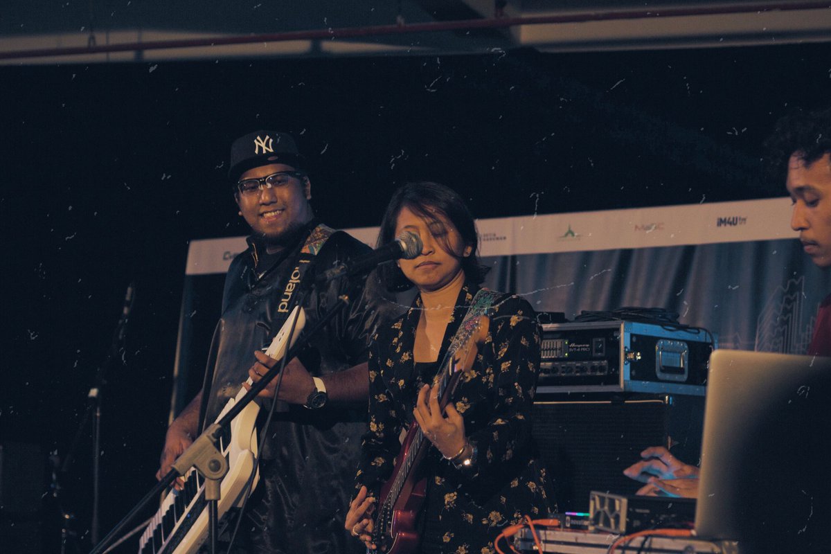 TheVenopianSoli's tweet photo. Fokus.

#CMF2017 

📷 : arifkhalim(instagram) https://t.co/JKsXtgN4EI