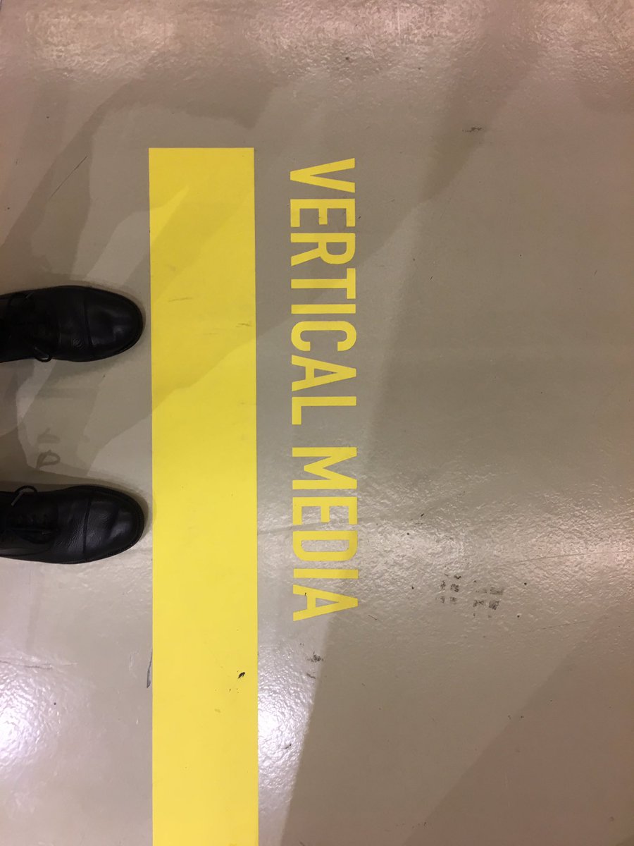 verticalizza's tweet photo. Lo stand è allestito, il team è pronto, #BTOTEN può iniziare! #BTO2017 #BTO https://t.co/Kaagc05OrO