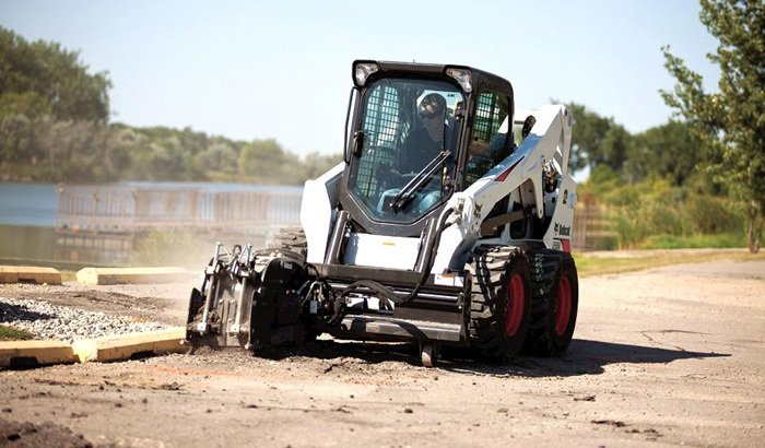 Treeraider's tweet photo. Do you want to plain the surface of your #garden? Or you want to get rid of excessive garbage or wastage in your garden? All you need to do is #Bobcat #Hire in #Blacktown for ease of clearing your land. Call us now; 0414 762 797 / 1300 723 996. https://t.co/tP1cb20tMC