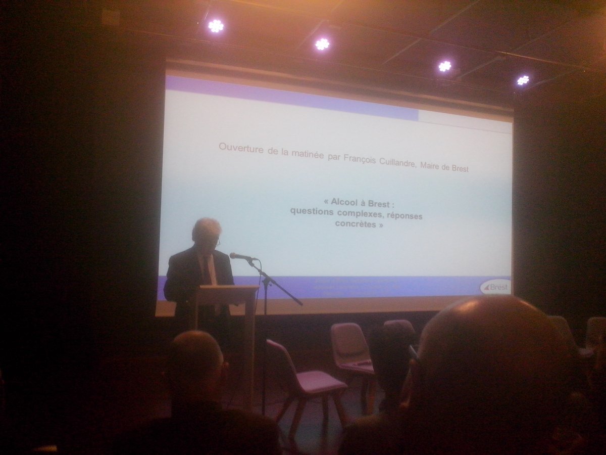 La @fedeb29 présente au Plan alccol Brestois ce matin afin de discuter des solutions de la suralcoolisation 
Cc @BrestFr