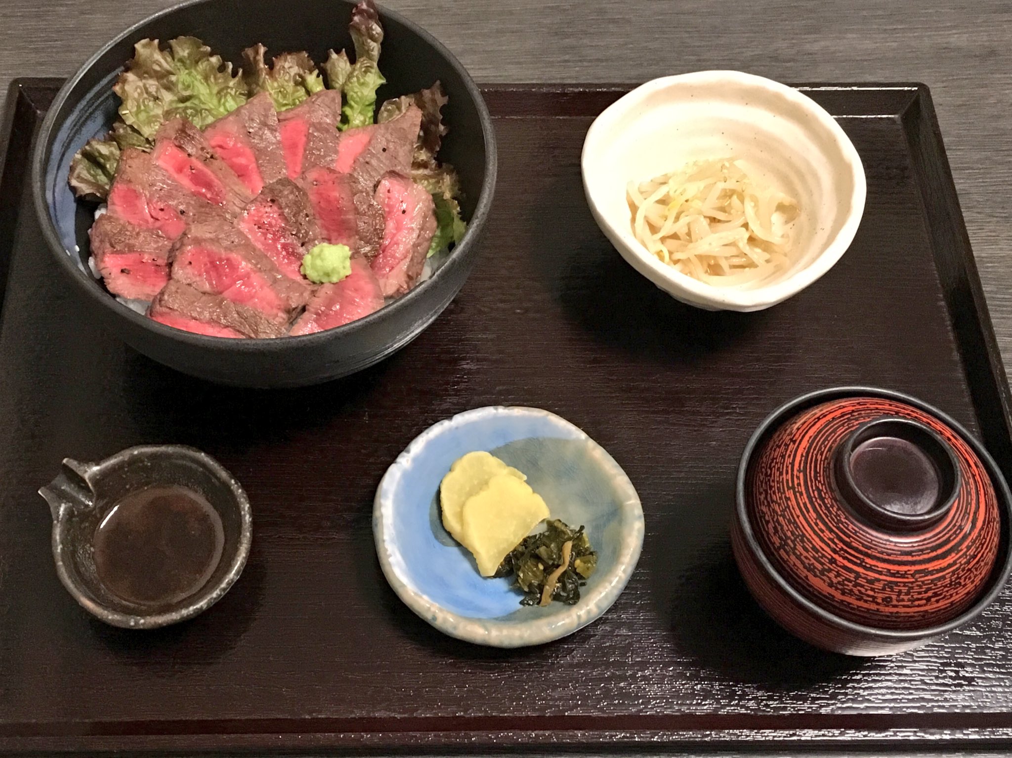 湊や 新潟市西区新通南 本日11月29日は イイ肉の日 だとか 魚料理で知られる湊やにも 牛ステーキ丼 や よくばり膳 といったお肉料理がございます ぜひお試しください 新潟市西区 新通 和食 ランチ 夕食 食事 外食 ごはん 個室有り