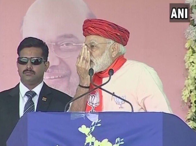 athar_kazi's tweet photo. Kamless Slouchan kaise pita hai ?
:
#Kamless https://t.co/n8f7l3EHCD