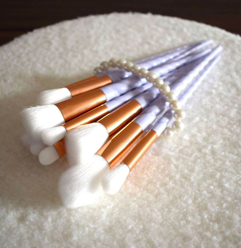 frommaisie's tweet photo. Our unicorn inspired spiral brushes come in a range of colours! This one is Celestia, which makes the perfect christmas gift at only £14.99 for ten soft, synthetic brushes and cruelty free too! Shop here... https://t.co/x1Wb5bSNVq https://t.co/AU8CHuBCtC
