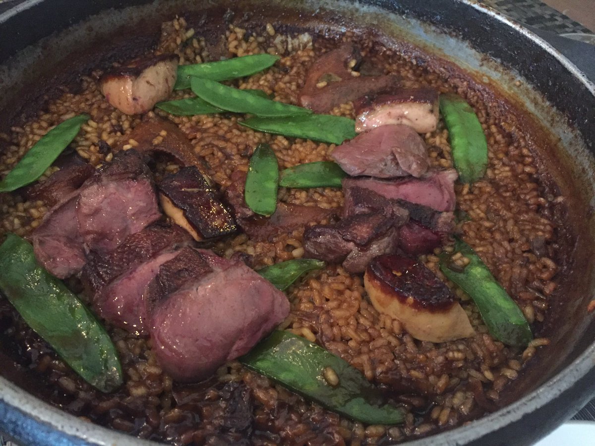 Don <a href="/Higinio_Gomez/">Higinio Gómez</a> ayer arroz de #pichón y #foie en <a href="/gallinerosandra/">Gallinero de Sandra</a> #Sevilla recomendado x <a href="/juliaplozano/">Julia Pérez Lozano</a> <a href="/JCCapel/">Jose Carlos Capel</a> 😋😋🤗