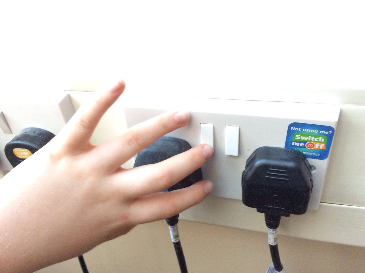 strettonsugwas's tweet photo. Saving electricity around the school @strettonsugwas #eco #sof2017 Switch Off Fortnight https://t.co/m2y9U5DVIM