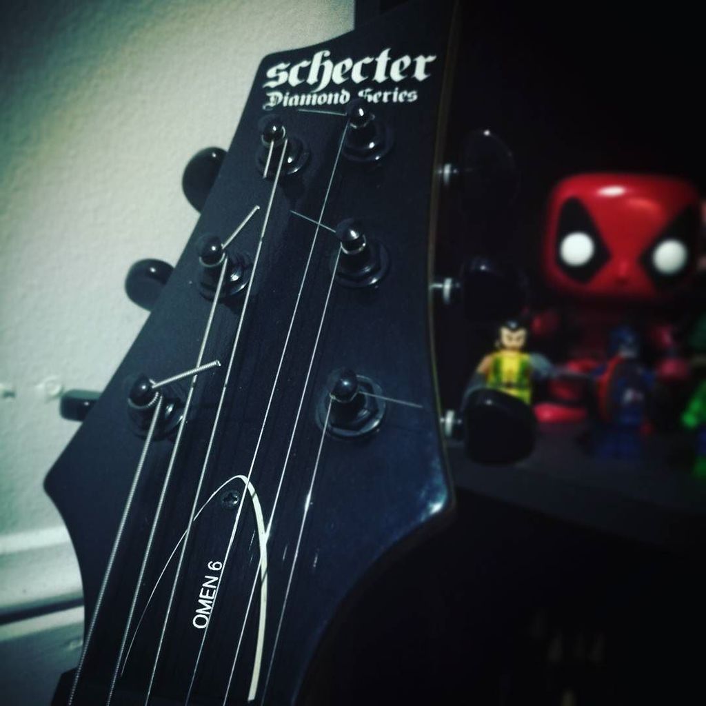 Scarebear's tweet photo. 'Marvelling' at the #schecter #omen6
#instabookpost https://t.co/fprpbSdSIB https://t.co/1omwxSNViQ
