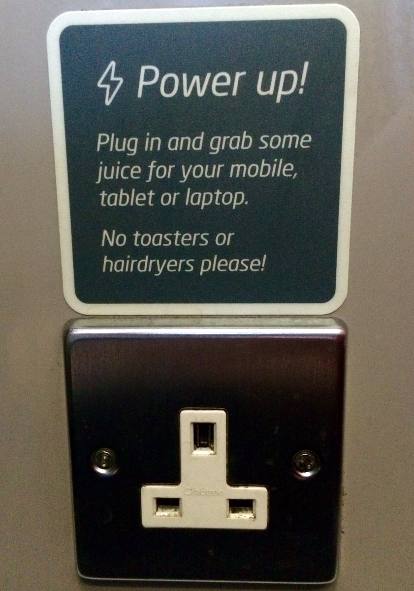 amandaharper01's tweet photo. London bound. Looks like breakfast will have to wait. #notoaster #trains #LeedstoLondon https://t.co/Ghq2EiotW1