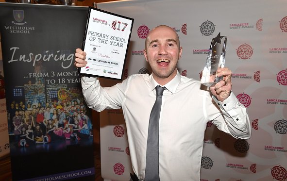 ActiveLancs's tweet photo. Congratulations to Casterton Primary School, winner and @AnsdellSch, highly commended for the Primary School of the Year Award! Thank you to @WestholmeSchool for sponsoring the award! #LSA17 https://t.co/rwne2MEHUb https://t.co/lmZKSJlf91