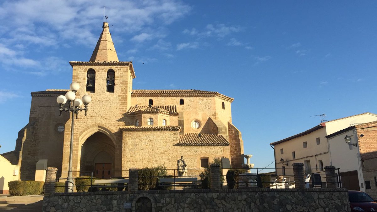aragoncultura's tweet photo. La móvil de @aragonradio está en Villanueva de Sijena para saber cómo se recibe la orden del ministro de Cultura de cumplir la sentencia que obliga a Cataluña a devolver 44 piezas del monasterio del municipio oscense https://t.co/5u9I6Gvfct