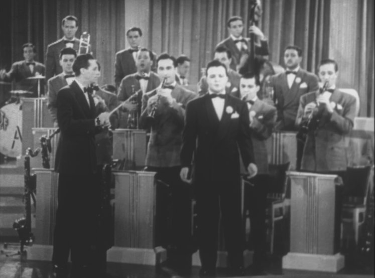 TalkingPicsTV's tweet photo. 11:10 GLIMPSES: MUSICAL MINIATURES (1946) Variety show featuring Big Band performances from the orchestras of #AlDonahue and #JohnnyLong https://t.co/v7swj3poR5