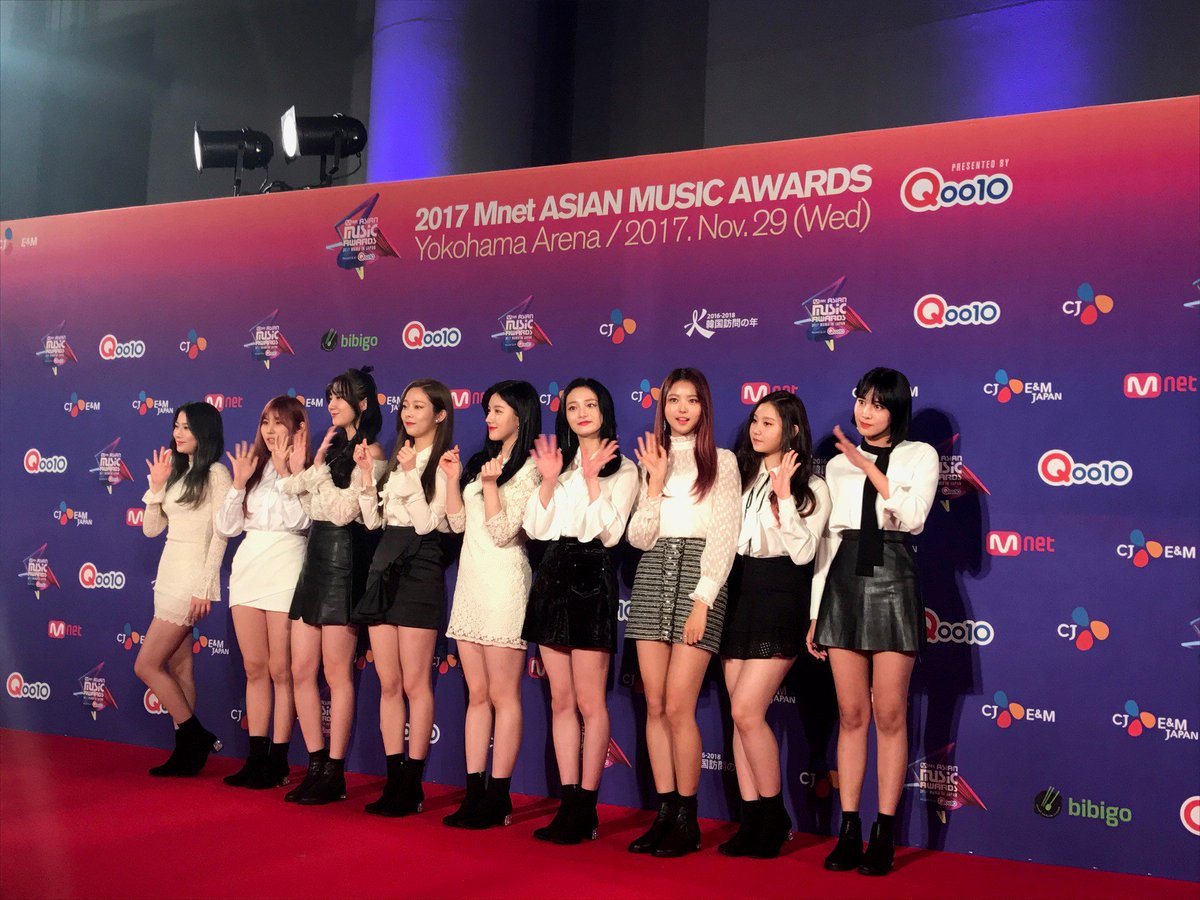 pledispristinph's tweet photo. 프리스틴 #MAMARedCarpet https://t.co/pveQqqF0oo