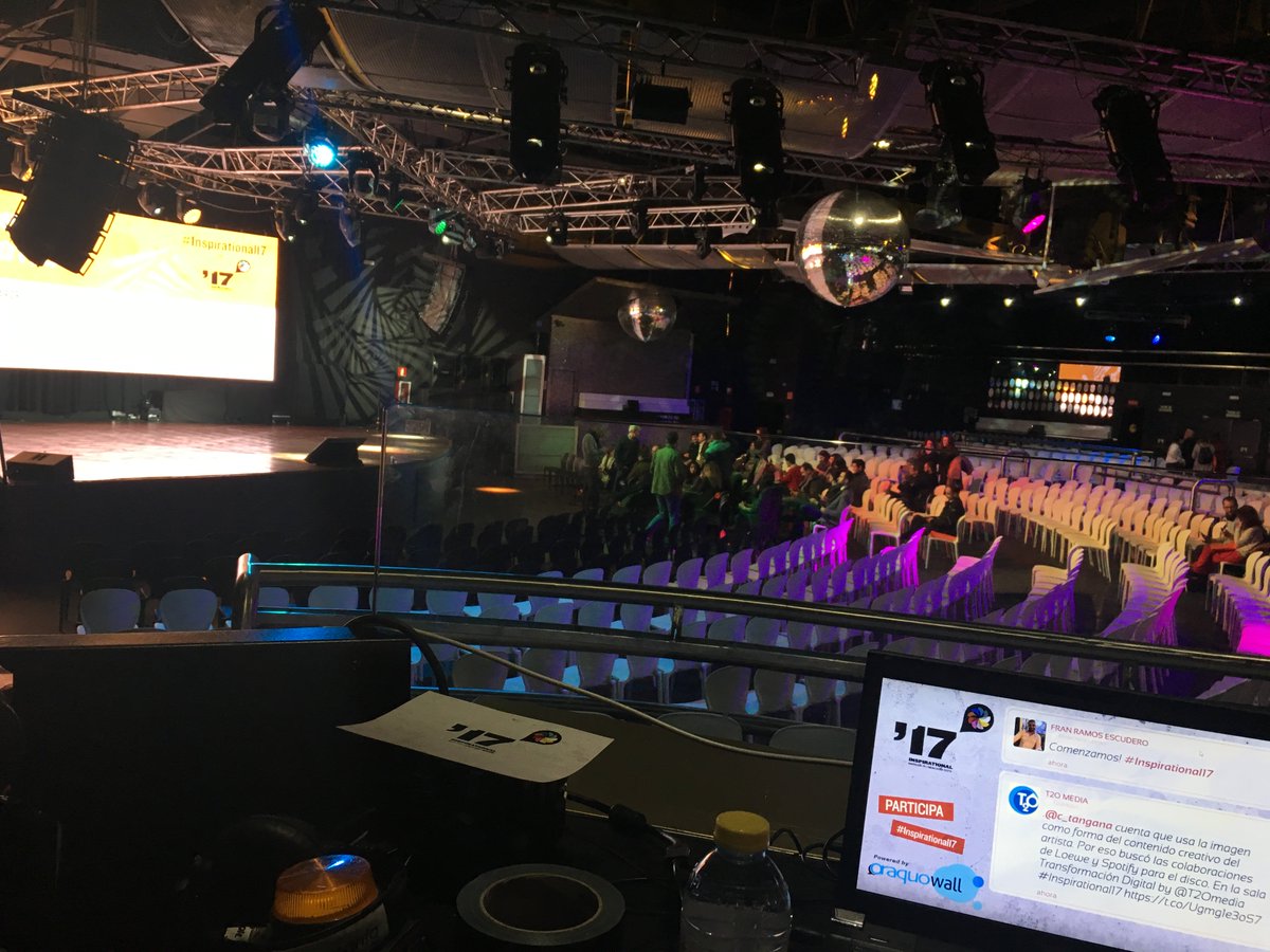 oraquo's tweet photo. Calentando motores entre bambalinas, por que en 10 min empieza #Inspirational17 
¿Ya has elegido tus presentaciones? Nosotros nos quedamos en la sala Keynotes para ver a Luke Barnes de @VICE y leer todos los tweets en nuestro muro  #oraquowall @IAB_Spain https://t.co/iG6NRH4ghI