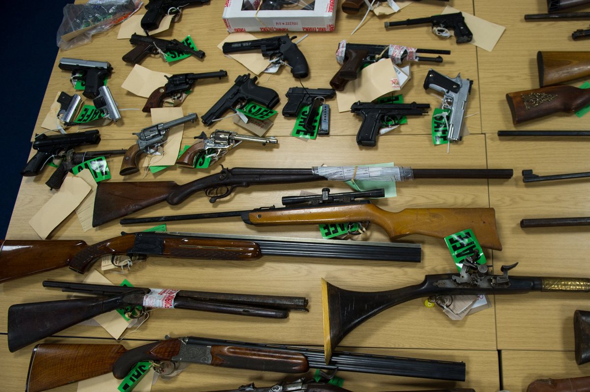 NorthantsPolice's tweet image. More than 70 firearms were surrendered during our two-week firearms surrender, part of the @NABIS_UK national #GunSurrender. Thank you to all those who handed in items, helping us keep firearms out of the wrong hands. ow.ly/1FBU30gT07W