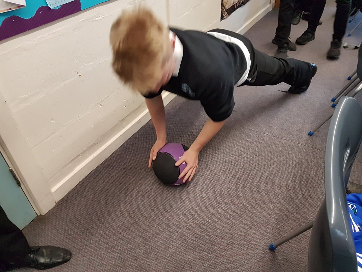 wusPE's tweet image. Yr 10 GCSE PE boys working on training methods for muscles #practicaltheory