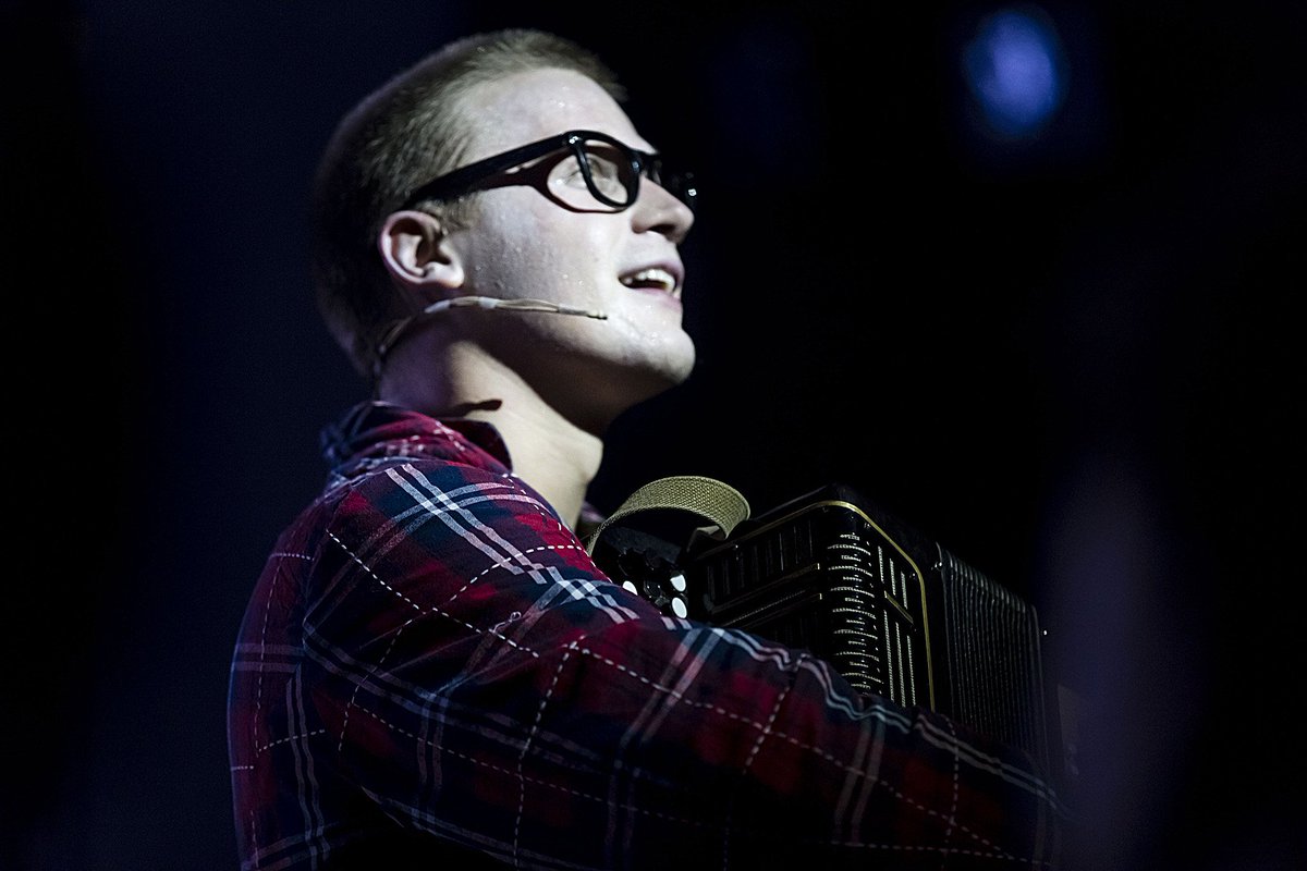 lunatheatre's tweet photo. Ох и достанется ему за справедливость! 

Сегодня на основной сцене самая громкая премьера прошлого сезона гротескный и динамичный театральный перформанс в постановке Дмитрия Бикбаева "Ордалии" по пьесе Александра Звягинцева о похождениях молодого сотрудника прокуратуры. https://t.co/t6I5w80EGC