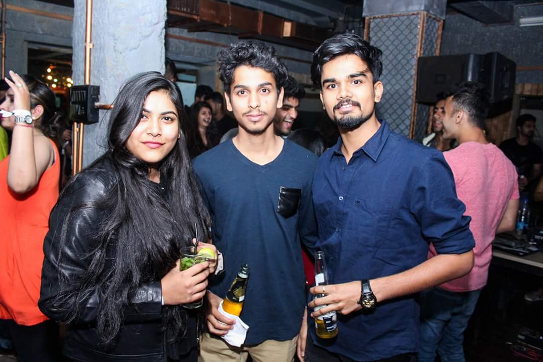 Swig_Pune's tweet photo. Another wicked #BASSTonic session x #SmirnoffExperience at #Swig with the one and only DJ Sa! Were you there? :D #Swiggers #Pune https://t.co/TnhYnxjt7U