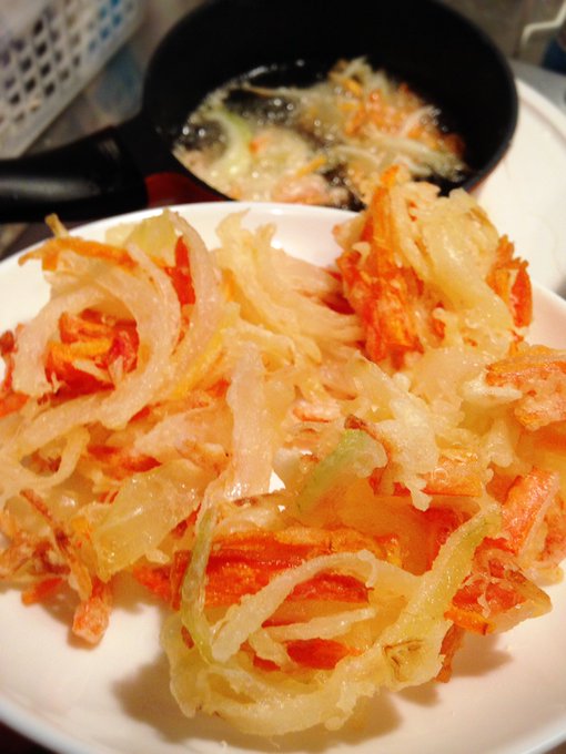 かき揚げ作成中 うまそう 小川慧のイラスト