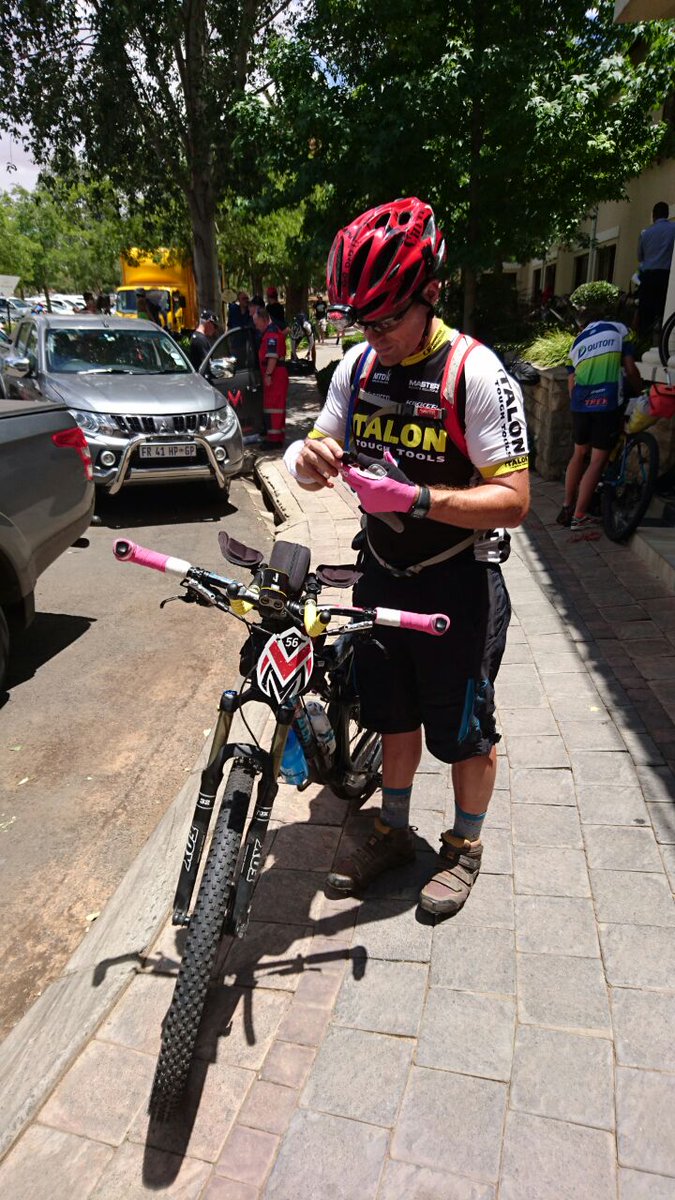 KingEdVIISchool's tweet photo. #RedHungerforMunga @KingEdVIISchool  @WalterBainVenn nearly time to get on that bike!! #Strenue #PieintheSky🚴‍♂️👐🏻🚴‍♂️👐🏻🚴‍♂️ Go well #redmachine https://t.co/YLSWGIJ63y