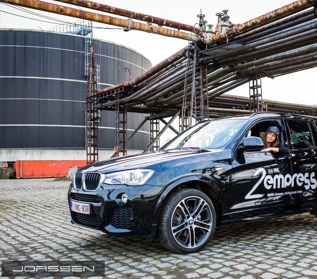 2_EMPRESS's tweet image. Now that the winter has arrived, this bmw X3 Black beast has to drive to many clubs now! Wave if you see us passing by 😉👋🏼 #BMWjorssen #BMW