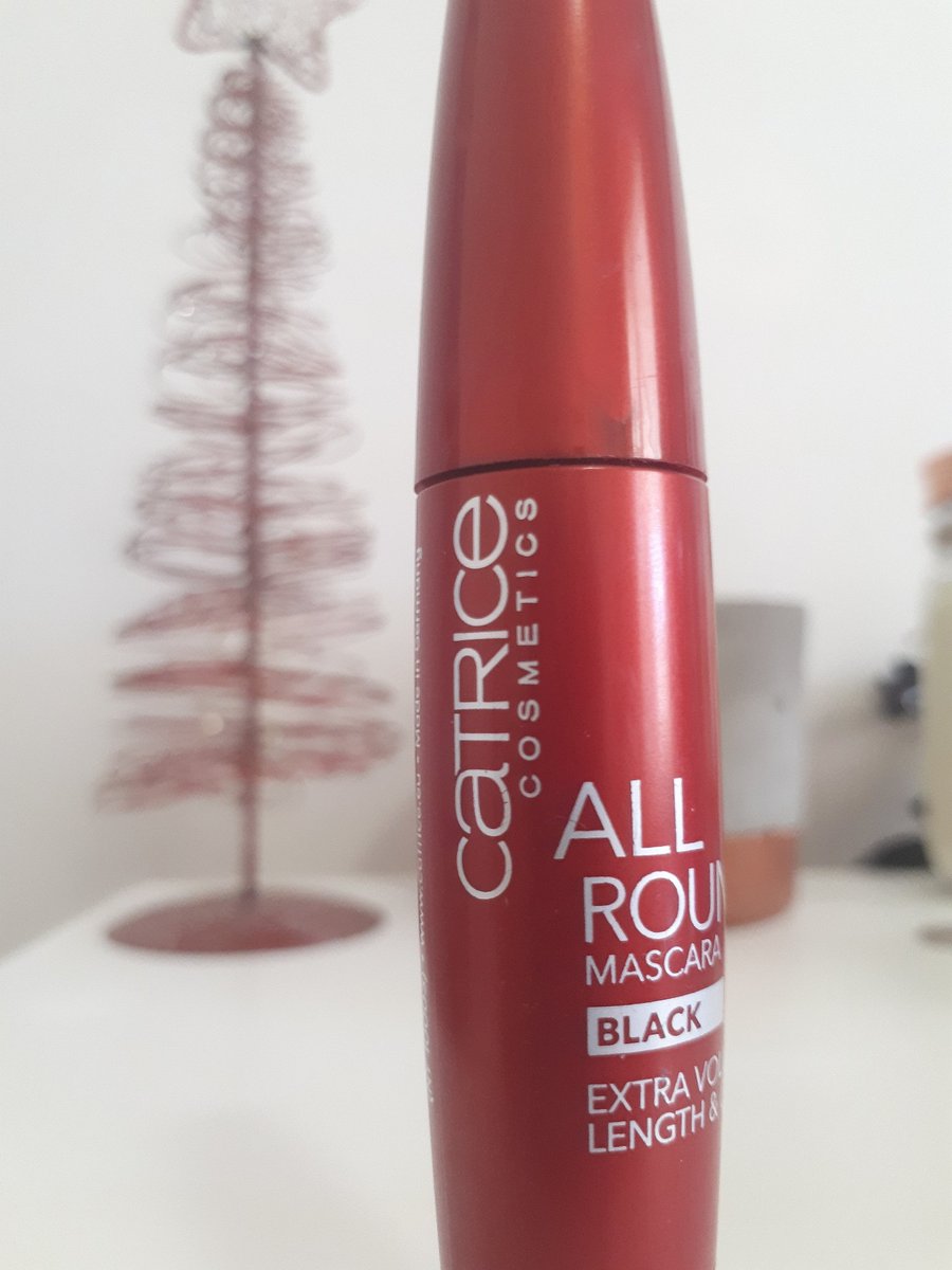 Mhanneli's tweet photo. BEAUTY TIP 💋: 
this is the BEST  mascara you will ever own  @CatriceSA 
Perfect for the holidays🌲 
I got mine at Clicks but i am sure they are available at Dischem aswell💪

All opinions are my own https://t.co/WfqVxDdYjg