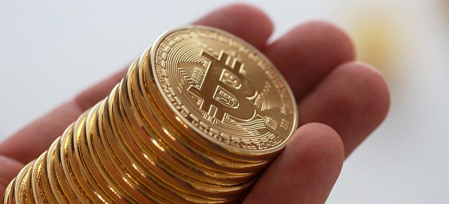 CryptoRelevant's tweet photo. Study Finds that Almost 4 million Bitcoins are Lost Forever https://t.co/h72Z6FigPQ https://t.co/iCYOVHhTc6