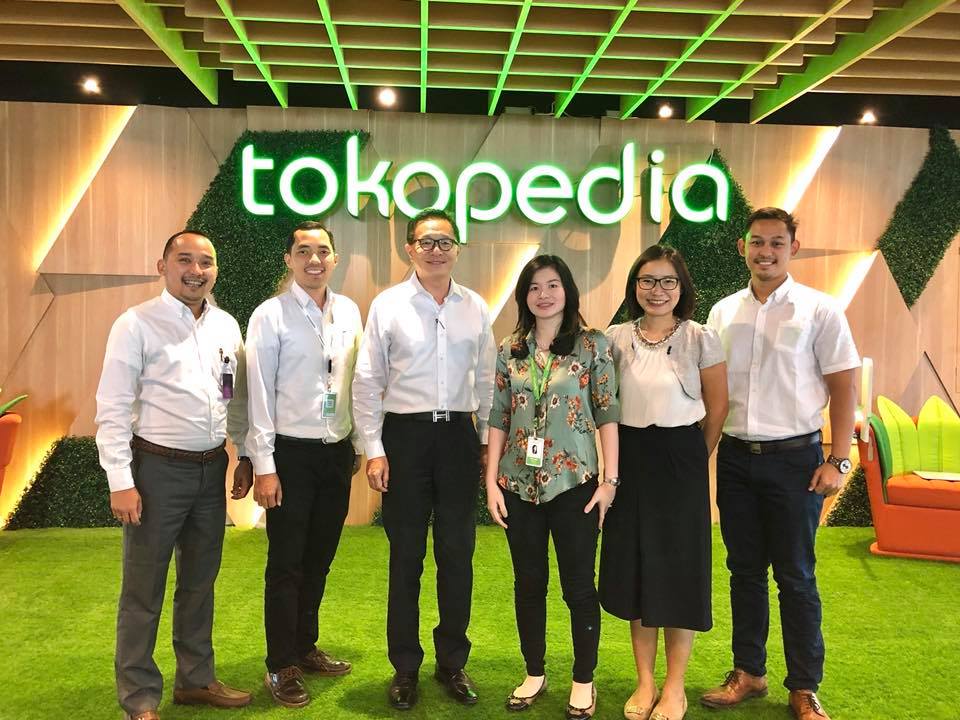 Signing aggrement Tunas Toyota for official store at Tokopedia, for another new automotive experience #TunasExperience