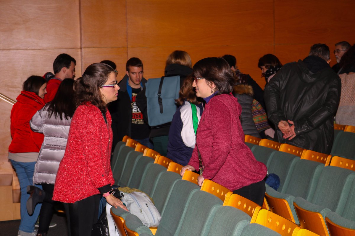 FescineZaragoza's tweet photo. Ell #FCZ22 ha puesto en marcha el Ciclo “Otras miradas para otros públicos” en el @chzgz Este martes dio comienzo con un total de 5 proyecciones sobre #SaludMental 📸Os dejamos con las fotos que han realizado desde @CPA_Salduie (Iris San Juan)📸 https://t.co/zF38avXFfJ