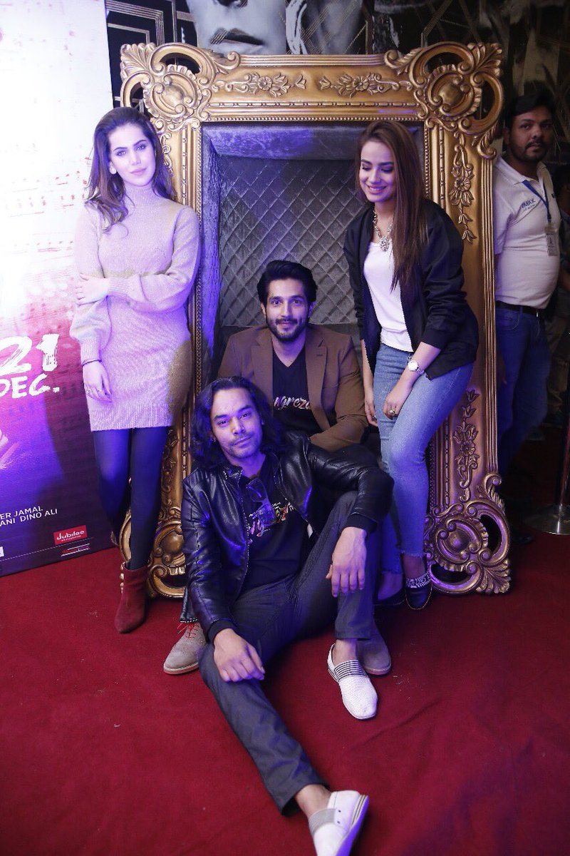 Oohmbsocial's tweet photo. Promotions for #Rangreza continue in Lahore!
Swipe โก๏ธ for mor pictures and keep following us!
#RangrezaTheFilm #GoharRasheed #BilalAshraf #GhanaAli #UrwaHocane #takellpr #RangrezaMoments #VisionArtFilms #MalkaniFilms #B4UMotionPictures #B4UFilms #aryfilms #OohMyBlog https://t.co/kZlxdCTcAu