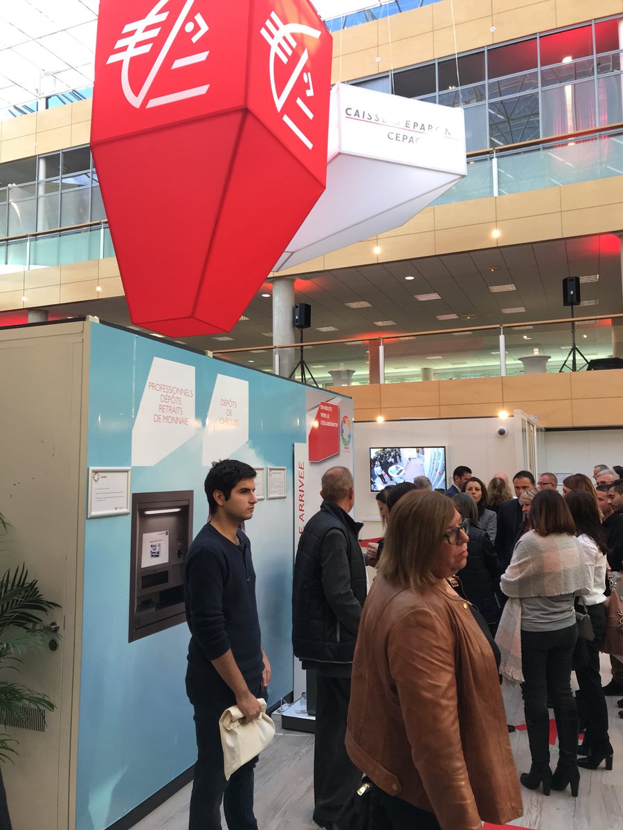 2010mika83's tweet photo. Petite visite de la #CommercialWeek de la @CE_CEPAC 🔝! Juste à côté des bâtiments @ITCaisseEpargne Aix ! J’adore l’agence collaborative ! @89C3 @GroupeBPCE https://t.co/ZTO8H1OERT